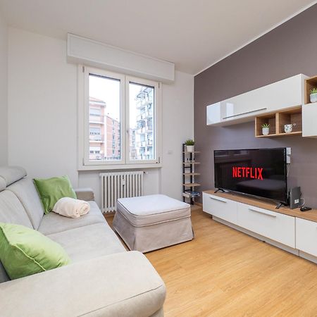 Milano 5 Guests - Modern Apt With Balcony Экстерьер фото