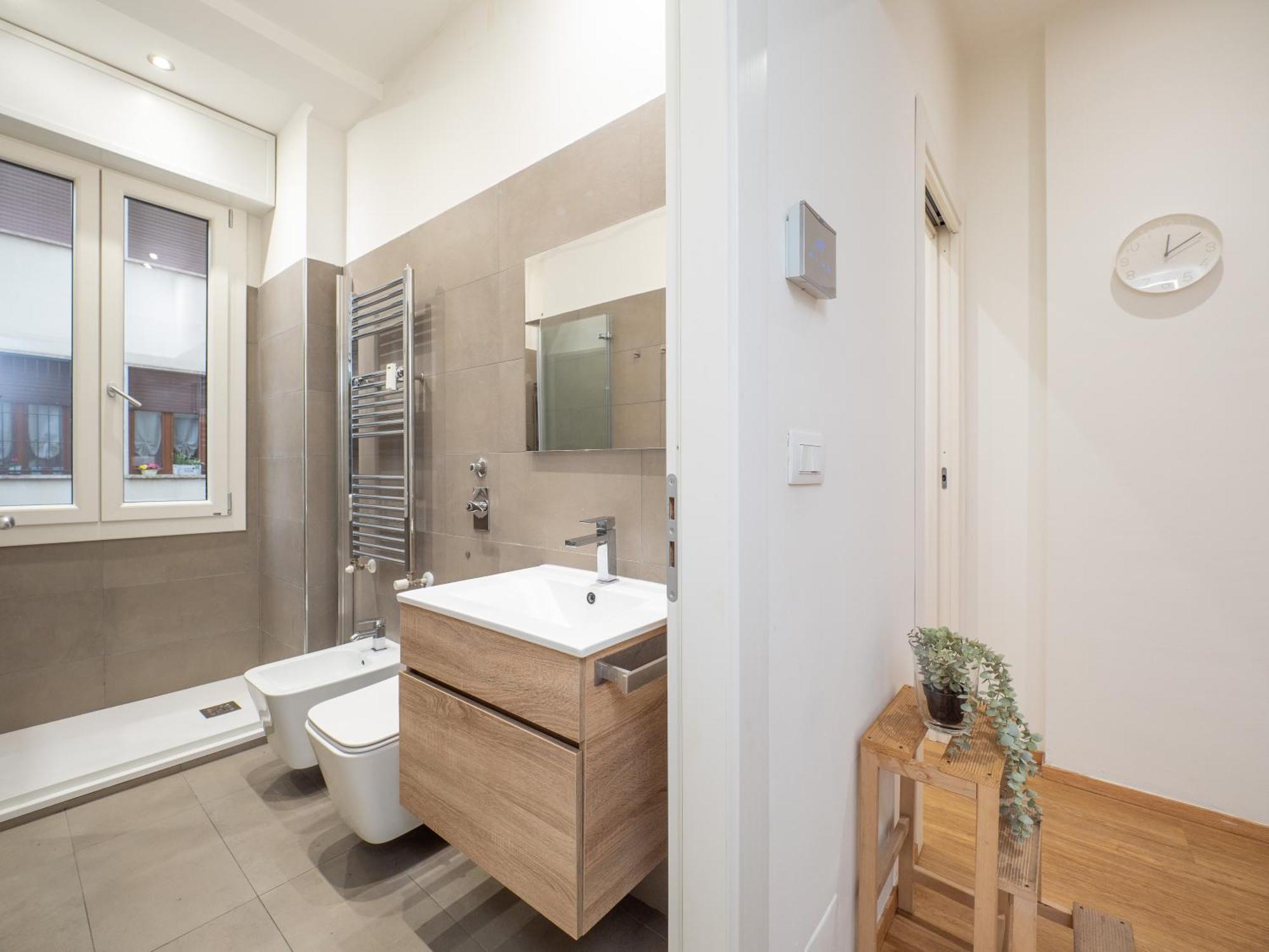 Milano 5 Guests - Modern Apt With Balcony Экстерьер фото