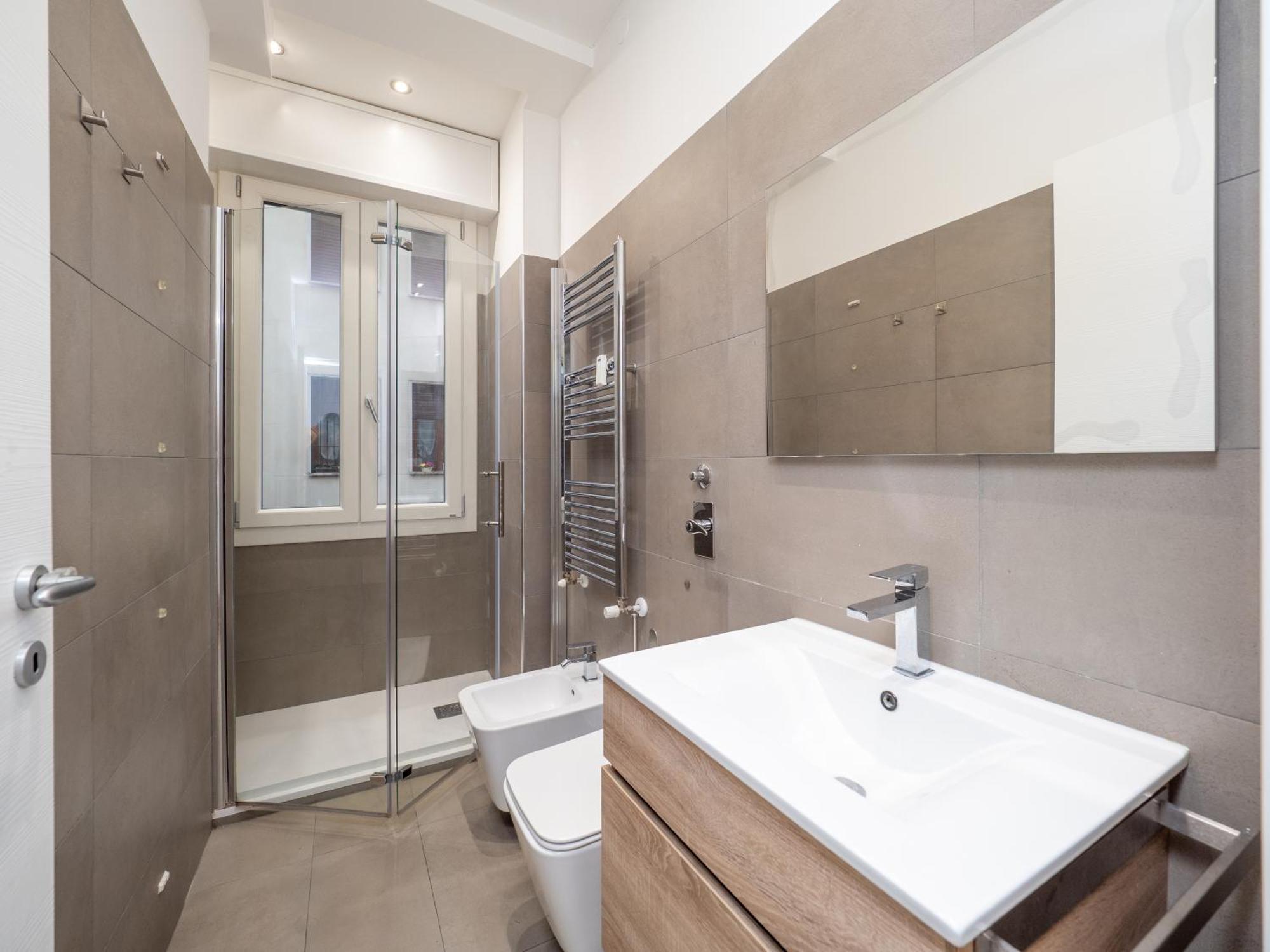 Milano 5 Guests - Modern Apt With Balcony Экстерьер фото