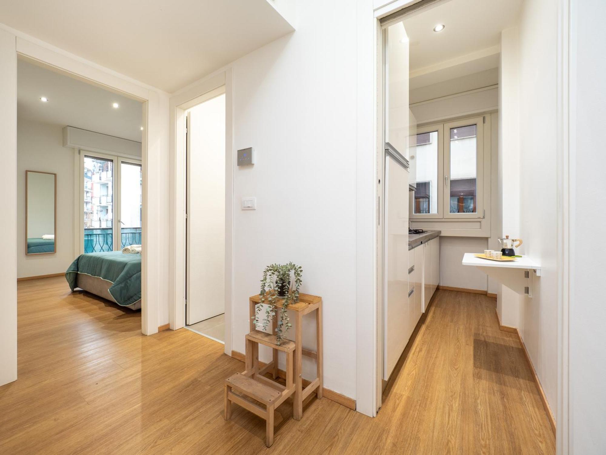 Milano 5 Guests - Modern Apt With Balcony Экстерьер фото