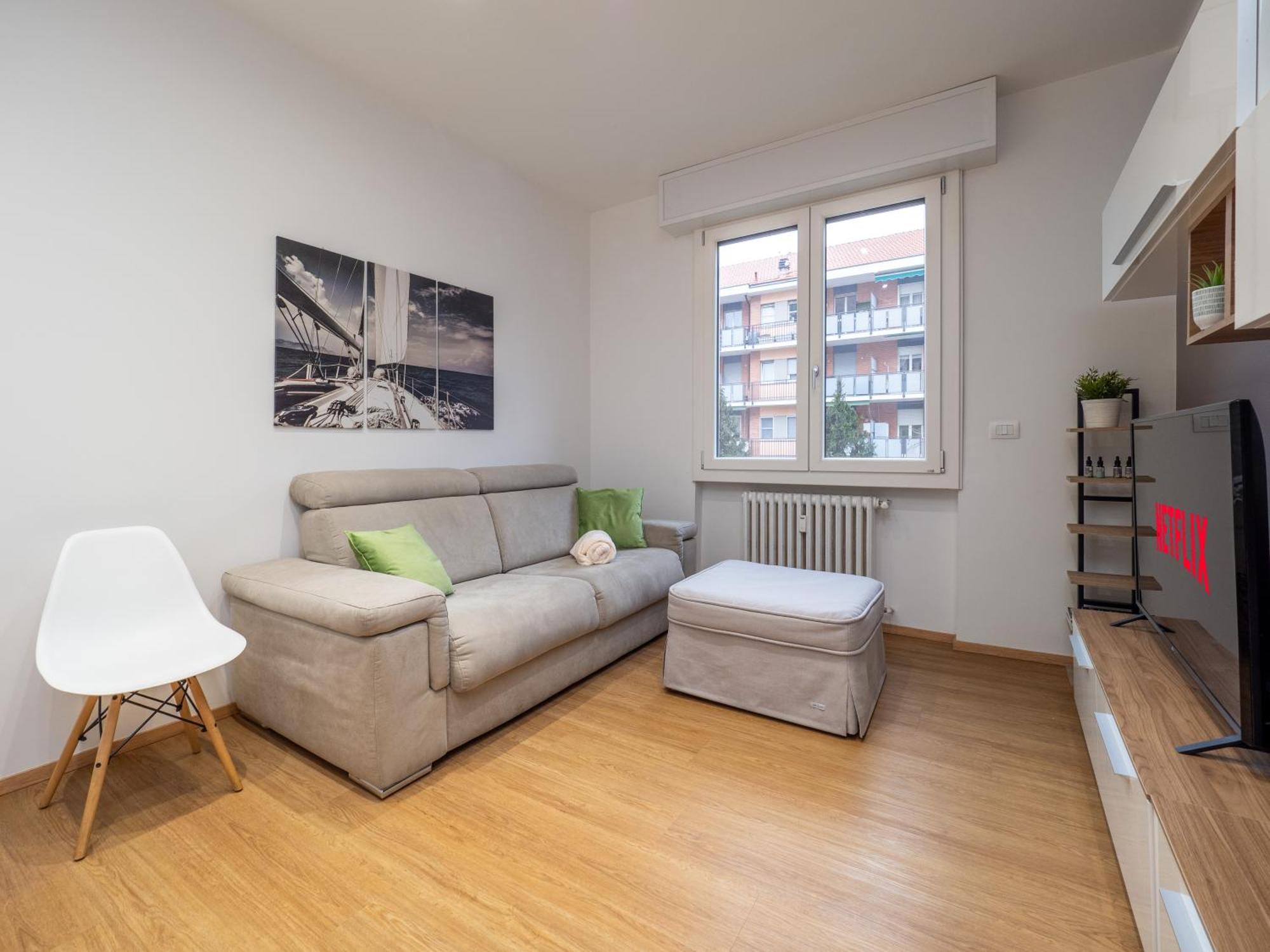 Milano 5 Guests - Modern Apt With Balcony Экстерьер фото