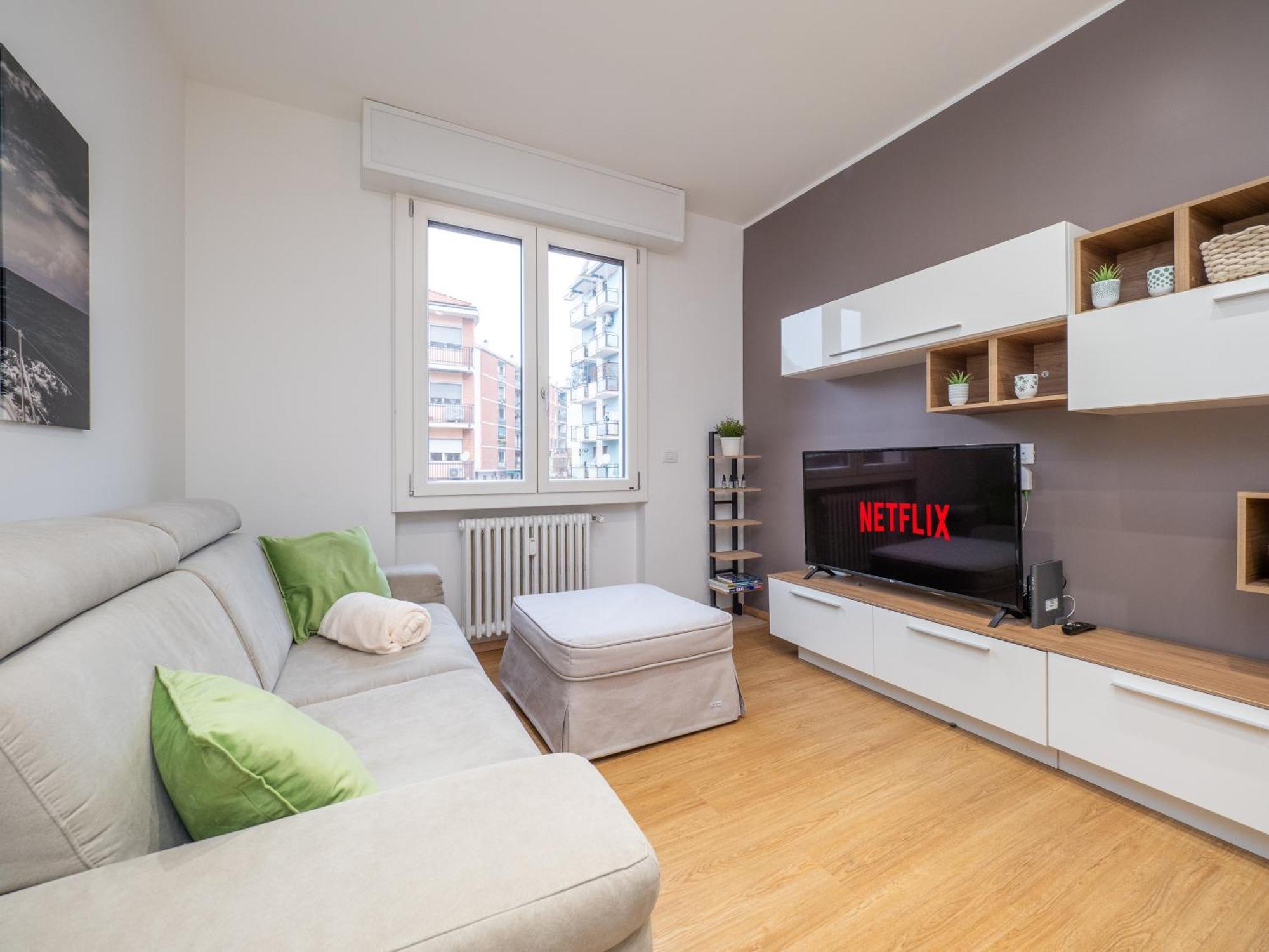 Milano 5 Guests - Modern Apt With Balcony Экстерьер фото