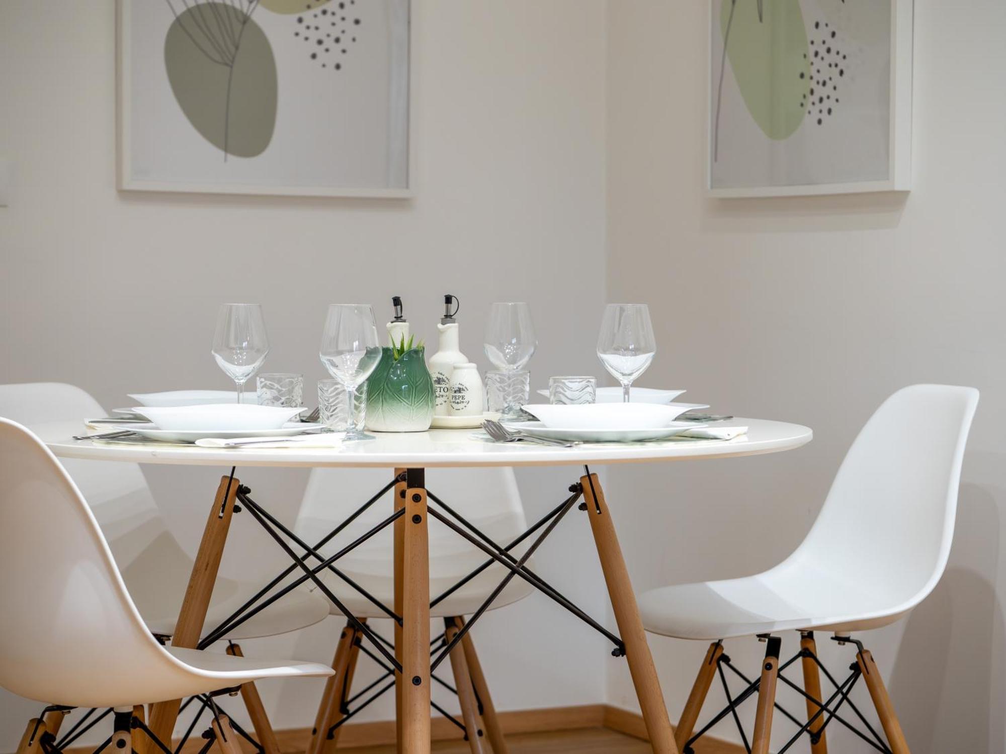 Milano 5 Guests - Modern Apt With Balcony Экстерьер фото